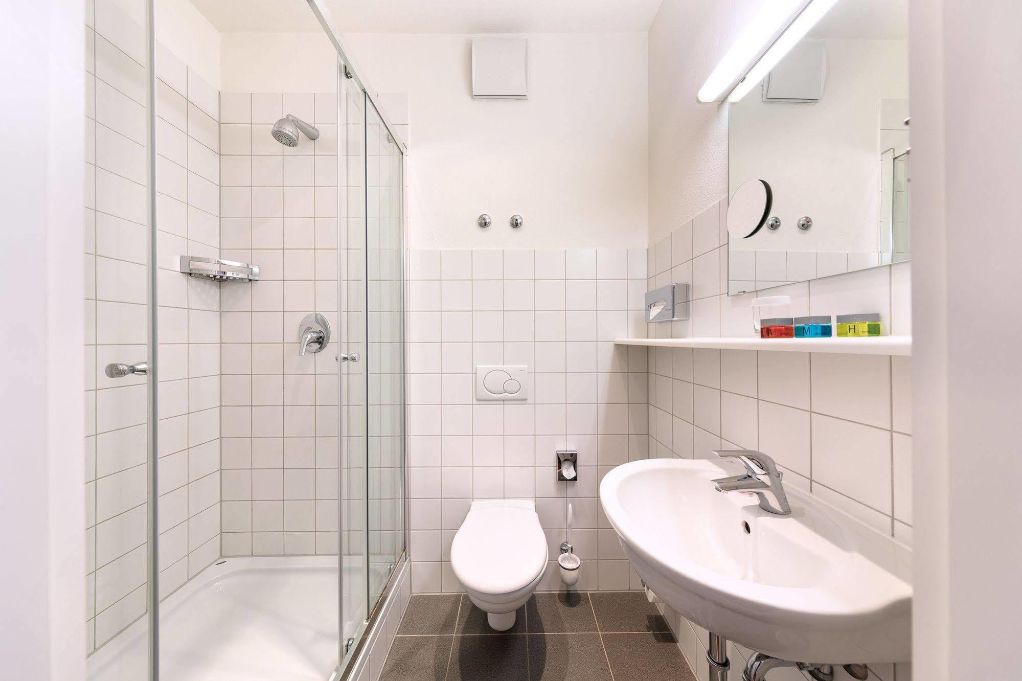 Hotel Amh Airport-messe-hotel Stuttgart Filderstadt