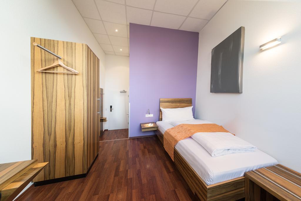Hotel Amh Airport-messe-hotel Stuttgart Filderstadt