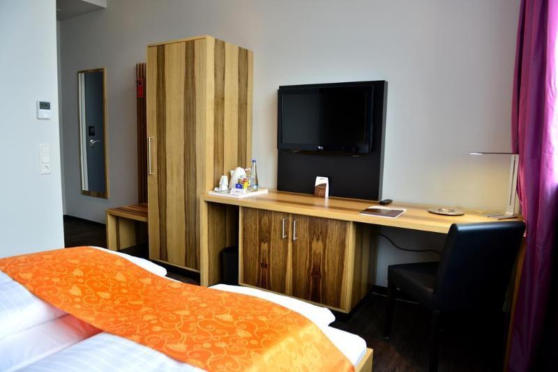 Hotel Amh Airport-messe-hotel Stuttgart 3*