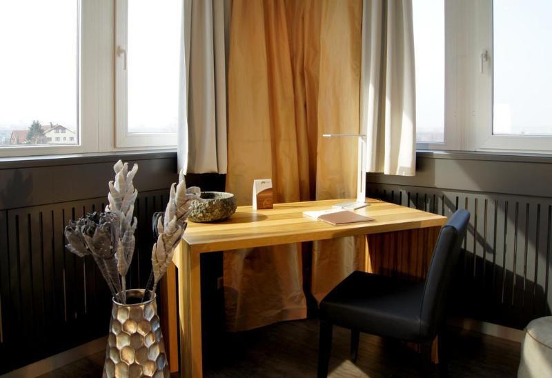 Amh Airport-messe-hotel Stuttgart Hotel