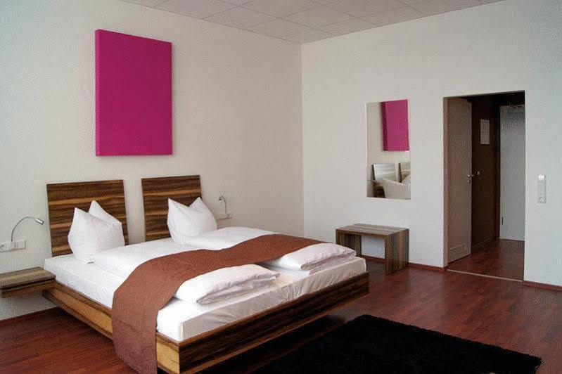 Hotel Amh Airport-messe-hotel Stuttgart Filderstadt