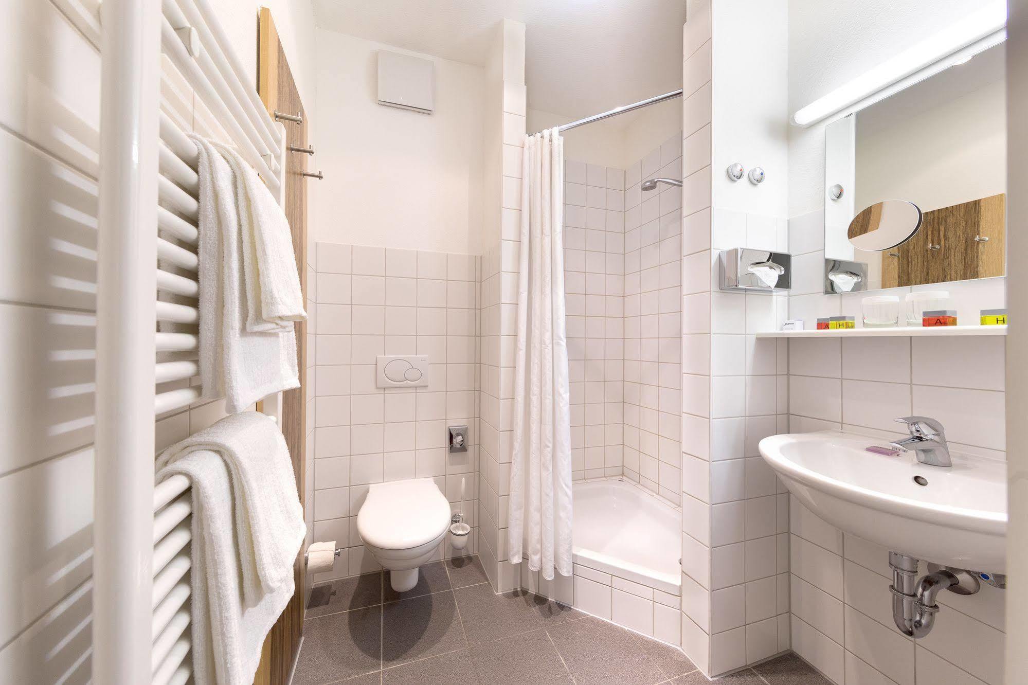 Amh Airport-messe-hotel Stuttgart 3*